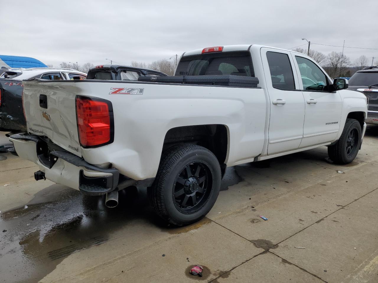 2017 CHEVROLET SILVERADO - Фото 3