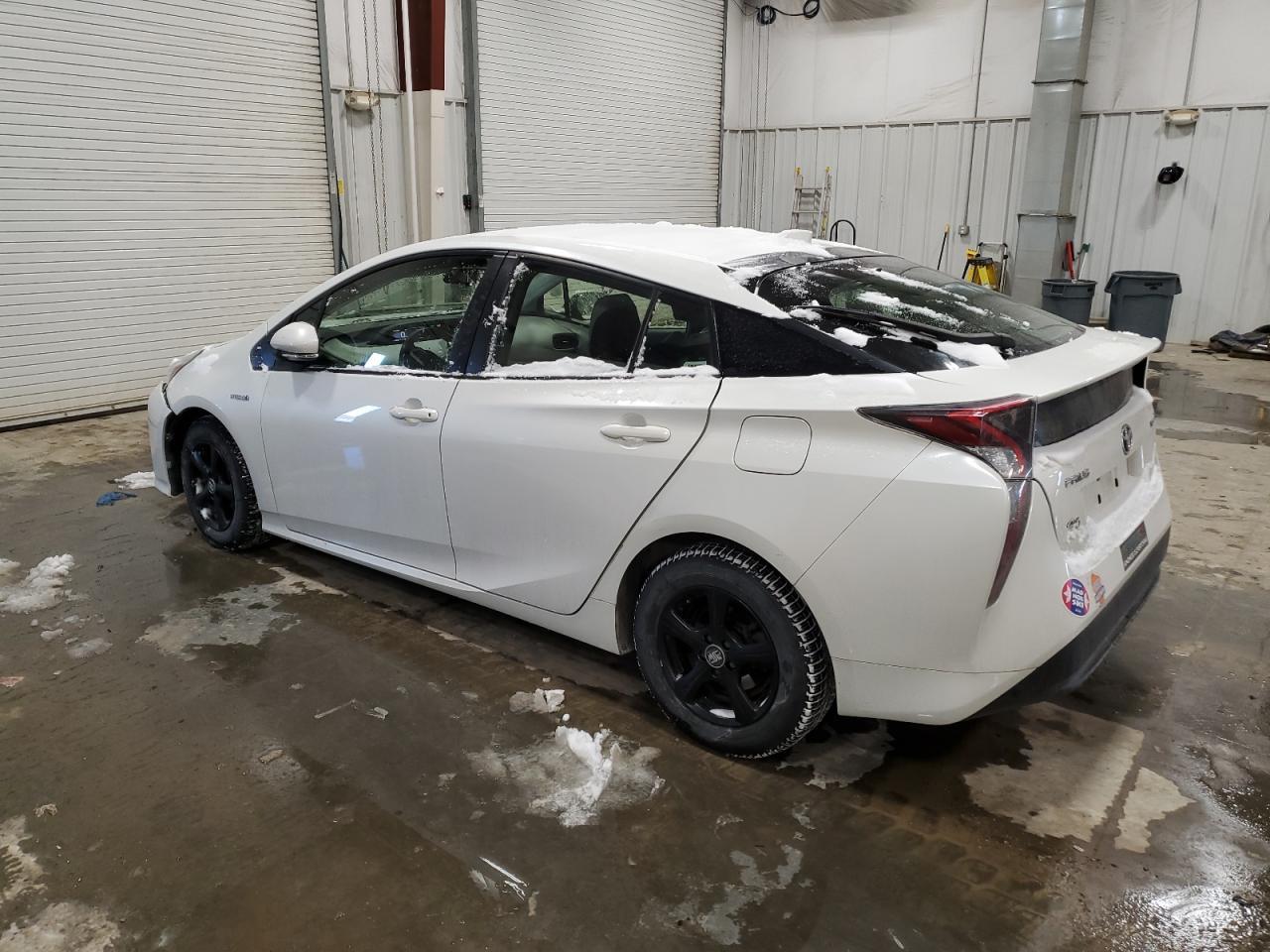 2016 TOYOTA PRIUS - Фото 2