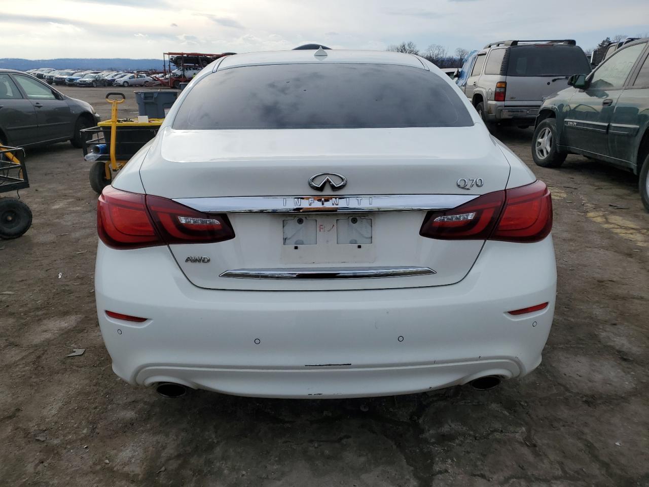 2015 INFINITI Q70 3.7 - Image 6