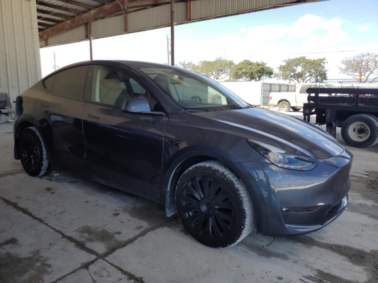 2023 TESLA MODEL Y - Фото 4