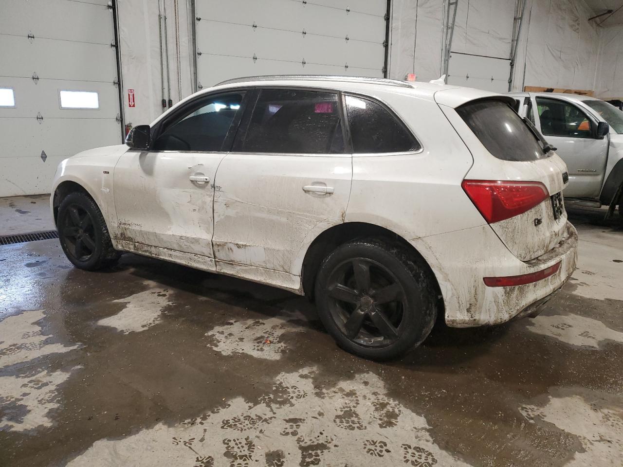 2011 AUDI Q5 PREMIUM - Image 2