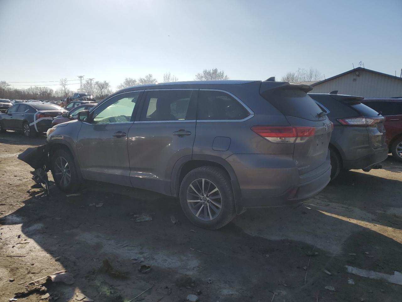 2019 TOYOTA HIGHLANDER - Фото 2