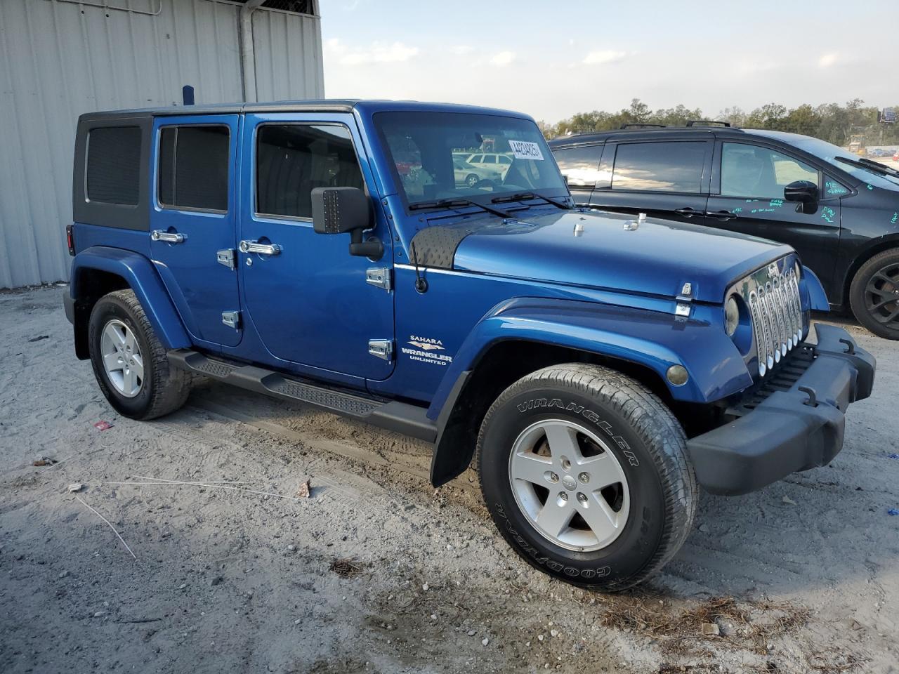 2010 JEEP WRANGLER U - Image 4