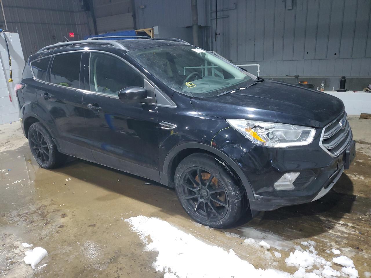 2017 FORD ESCAPE SE - Image 4