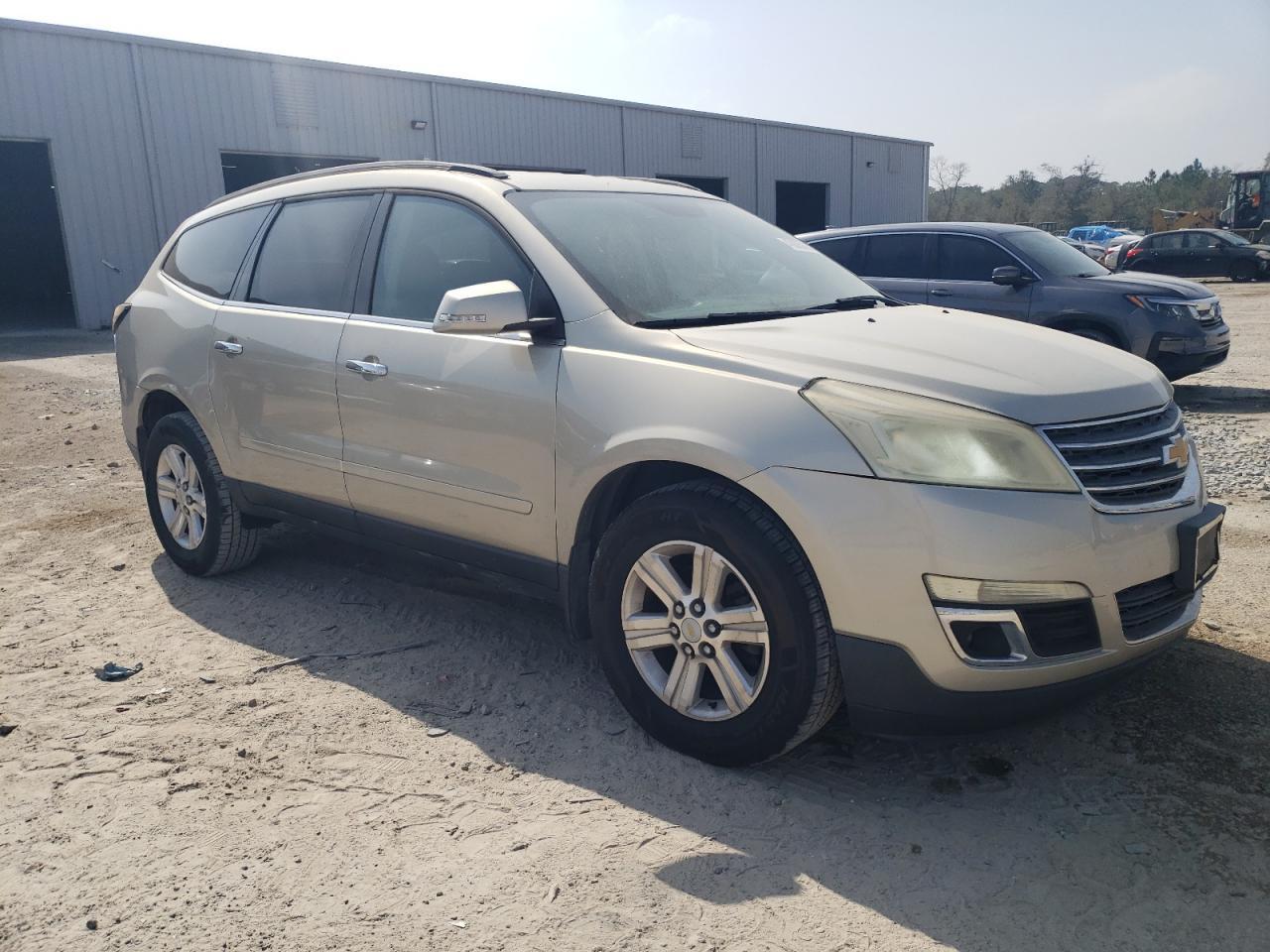 2014 CHEVROLET TRAVERSE L - Image 4