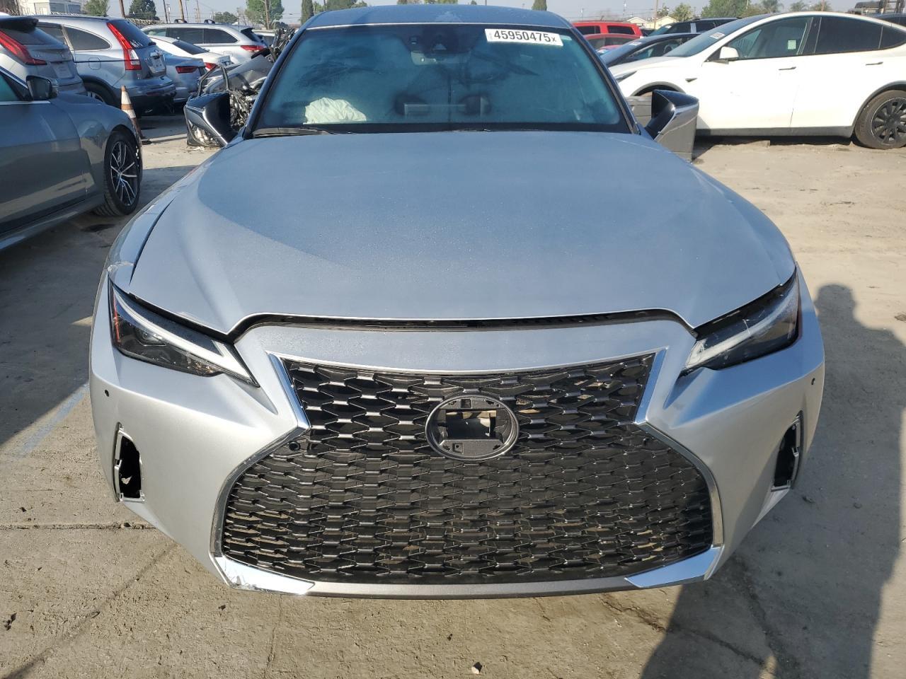 2021 LEXUS IS 300 - Image 5