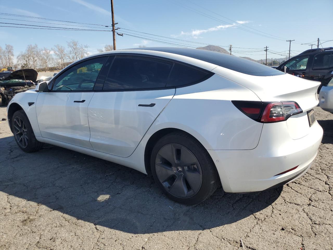 2022 TESLA MODEL 3 - Фото 2
