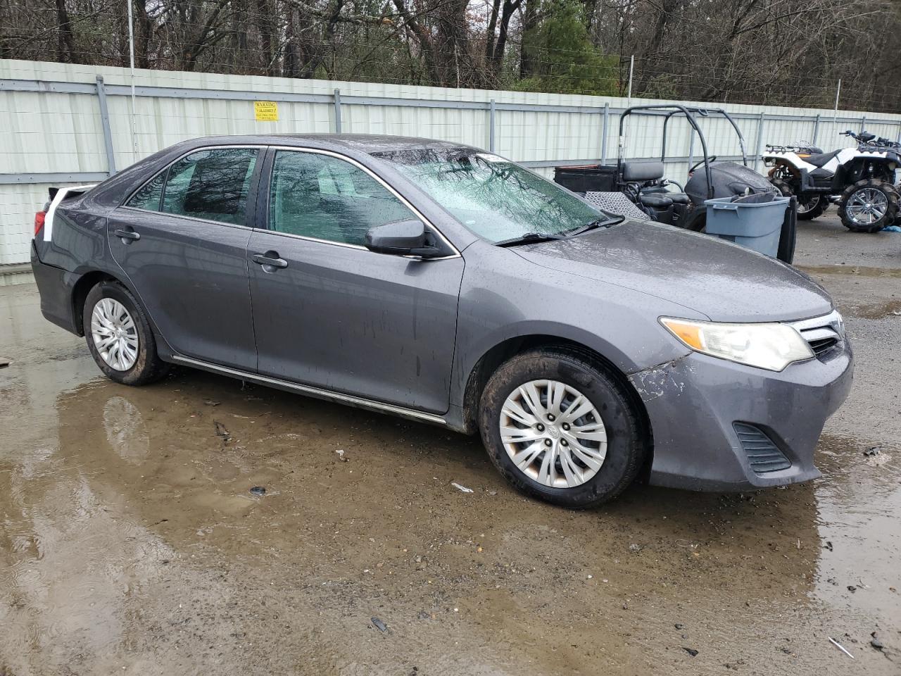 2014 TOYOTA CAMRY L - Image 4
