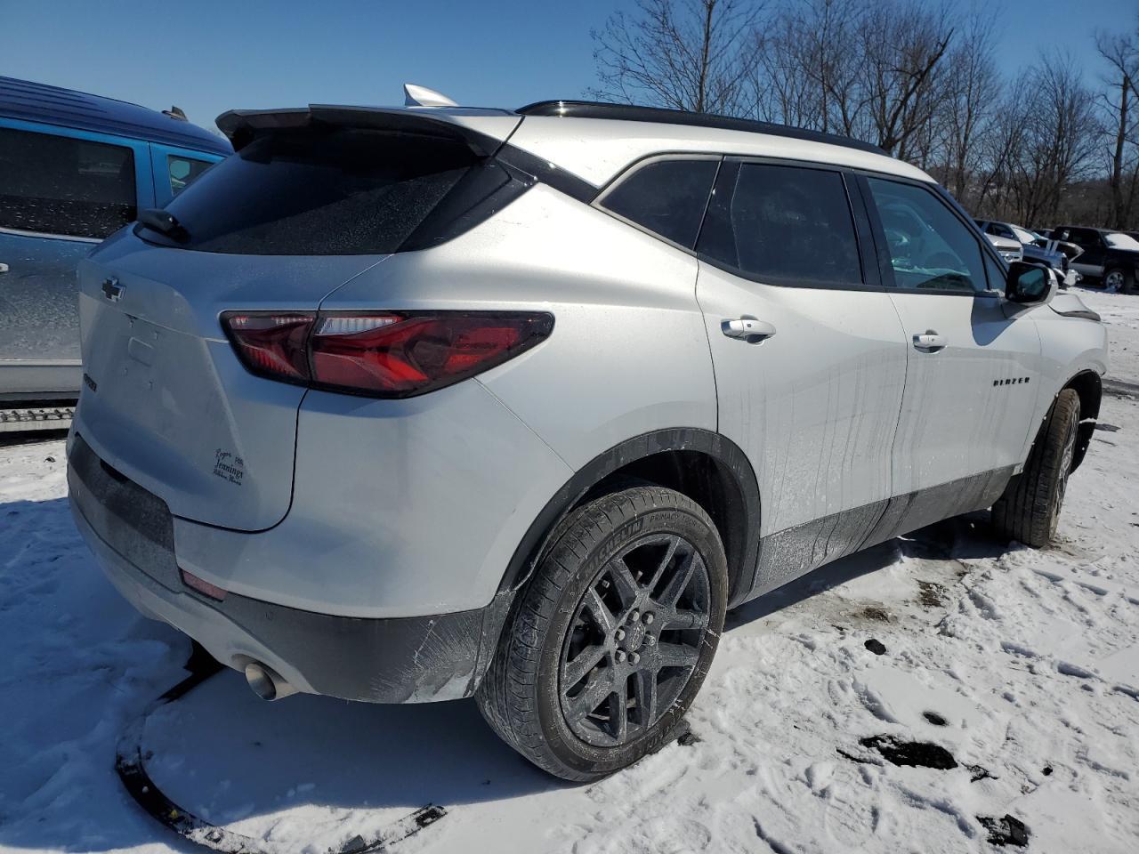 2022 CHEVROLET BLAZER 2LT - Image 3