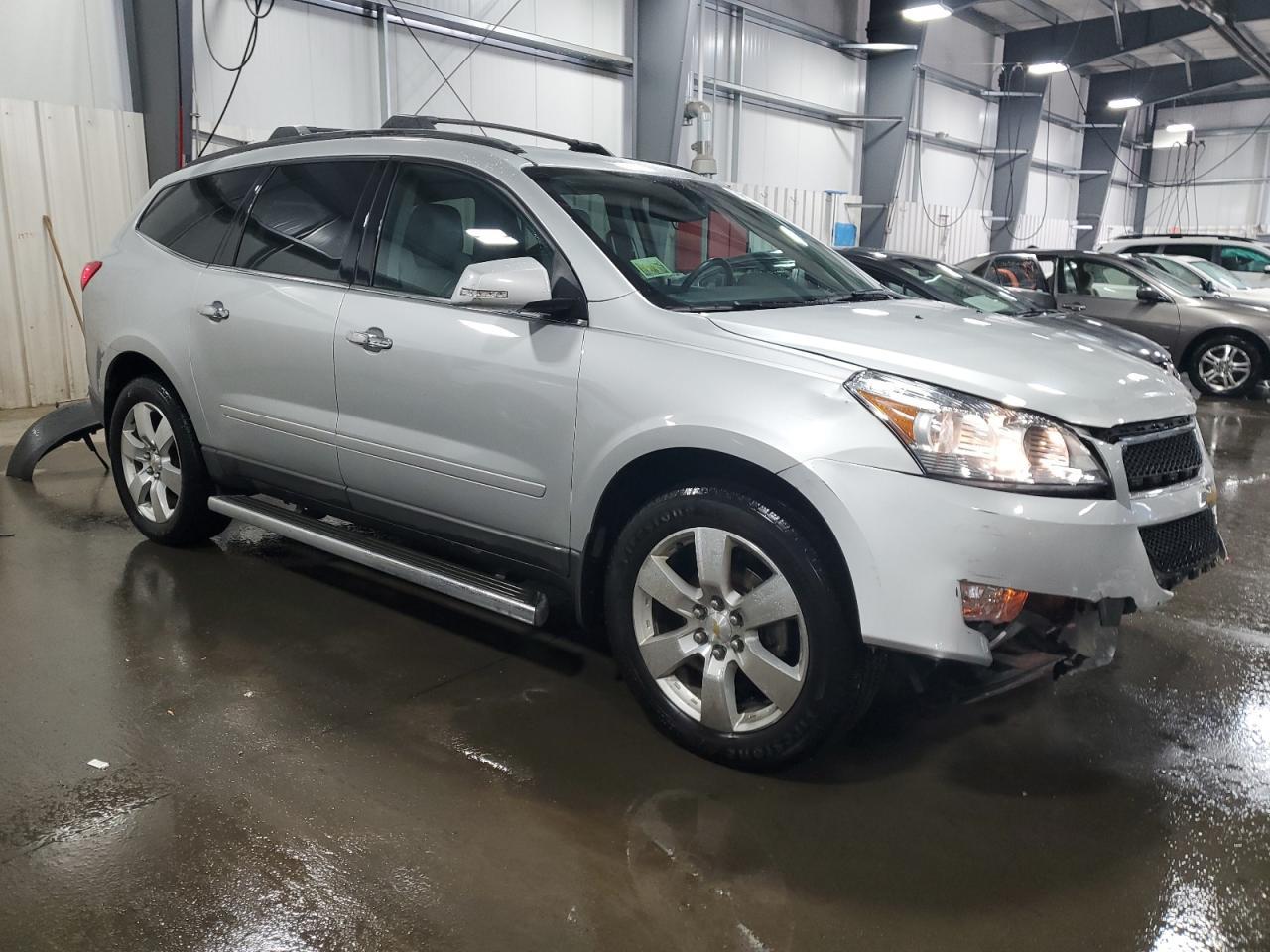 2011 CHEVROLET TRAVERSE L - Image 4