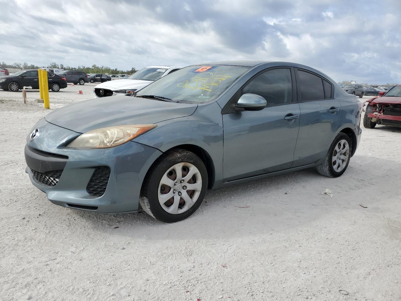 2013 MAZDA 3 I