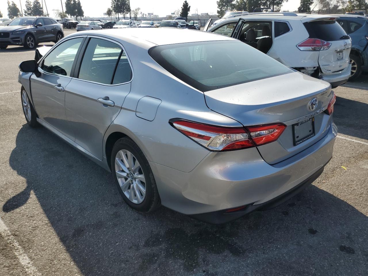 2018 TOYOTA CAMRY L - Фото 2