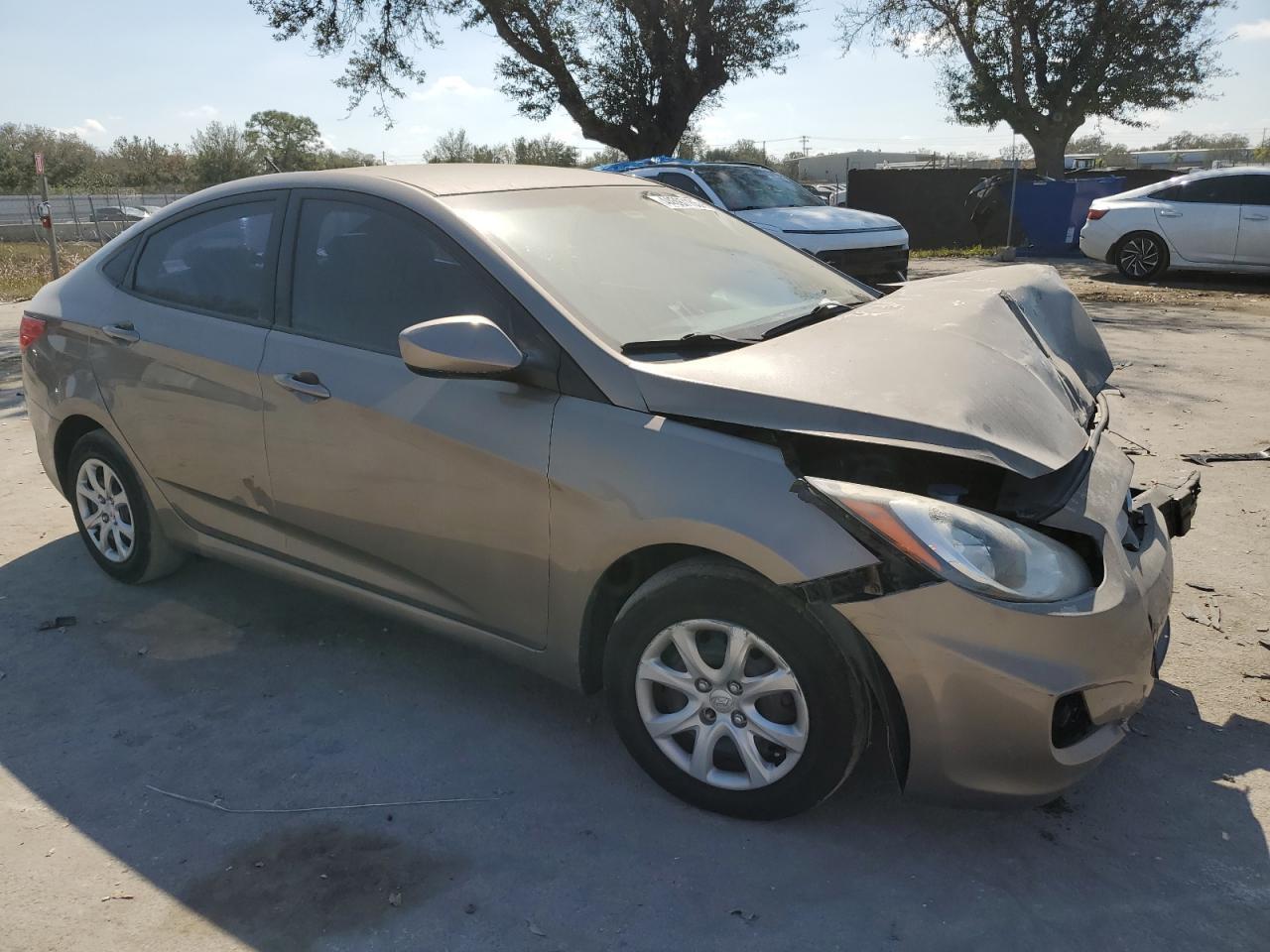 2014 HYUNDAI ACCENT GLS - Image 4