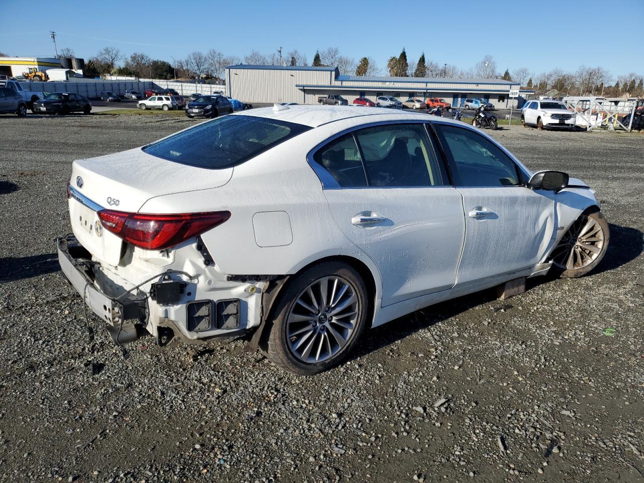 2018 INFINITI Q50 LUXE - Фото 3