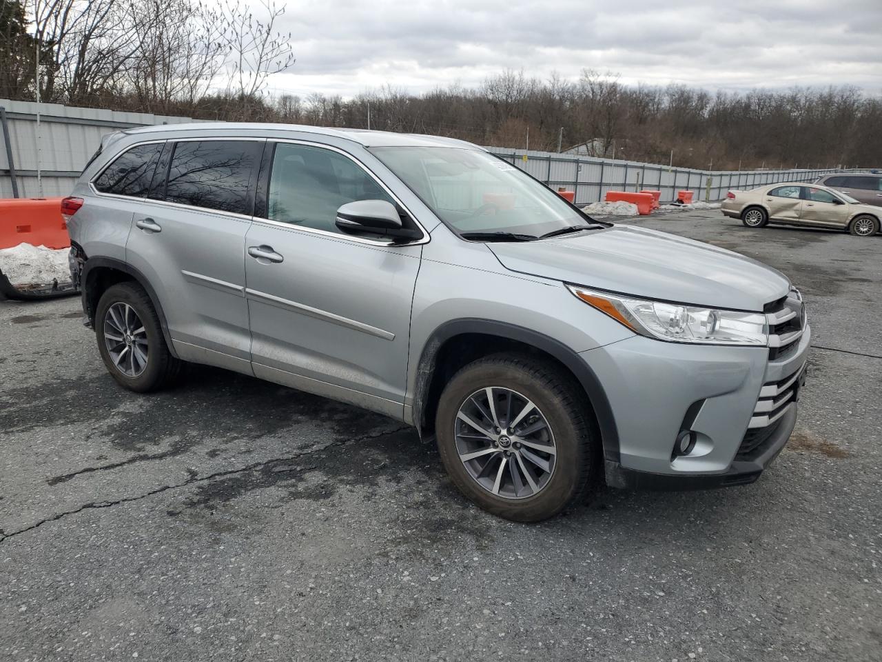 2018 TOYOTA HIGHLANDER - Image 4