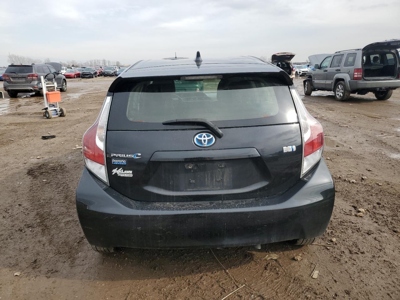 2016 TOYOTA PRIUS C - Image 6