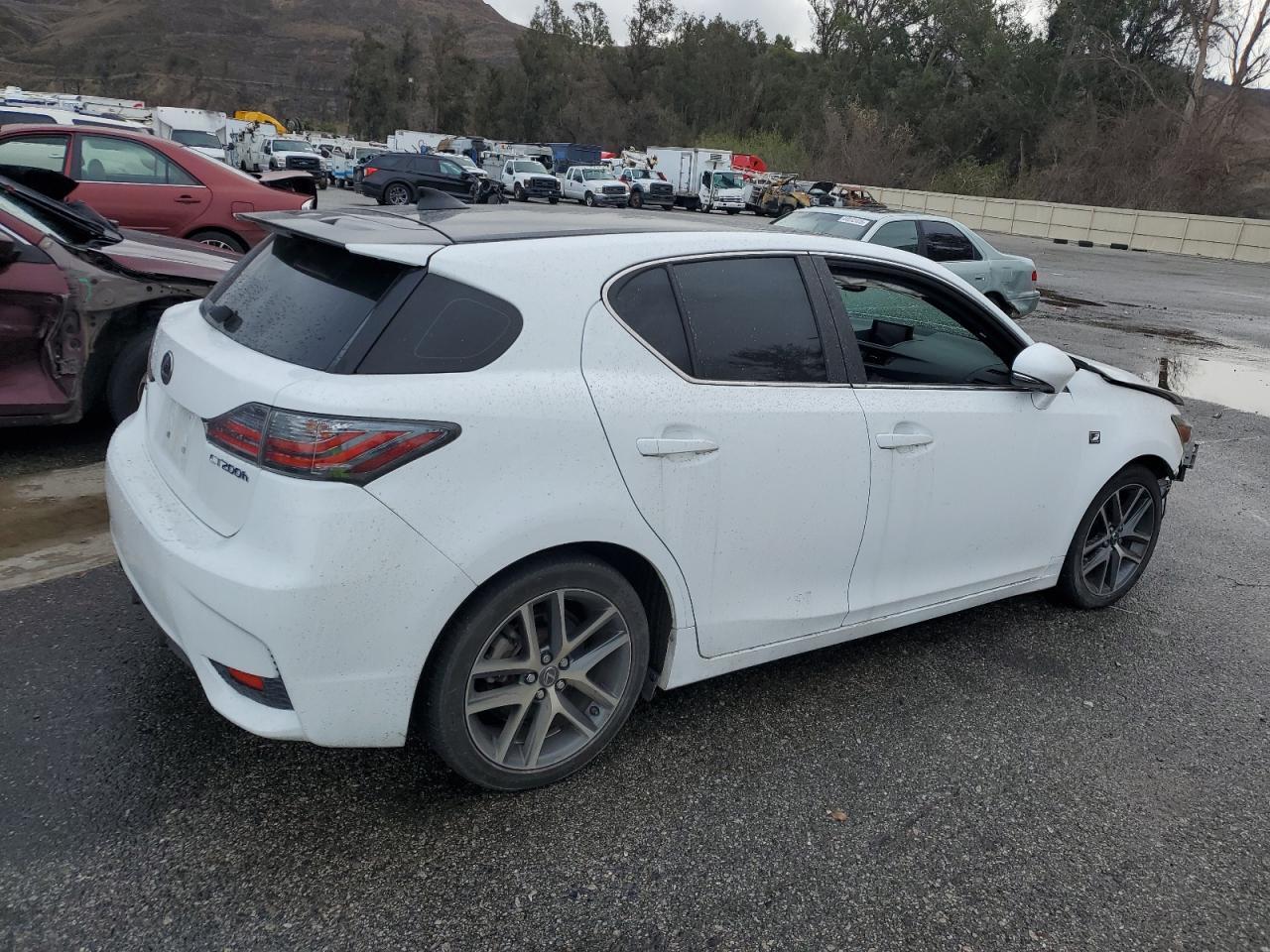 2016 LEXUS CT 200 - Image 3