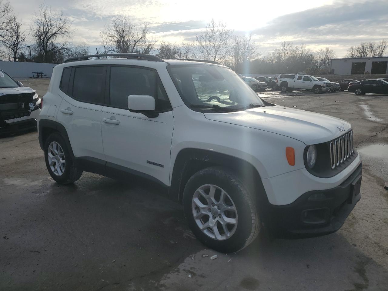 2018 JEEP RENEGADE L - Image 4