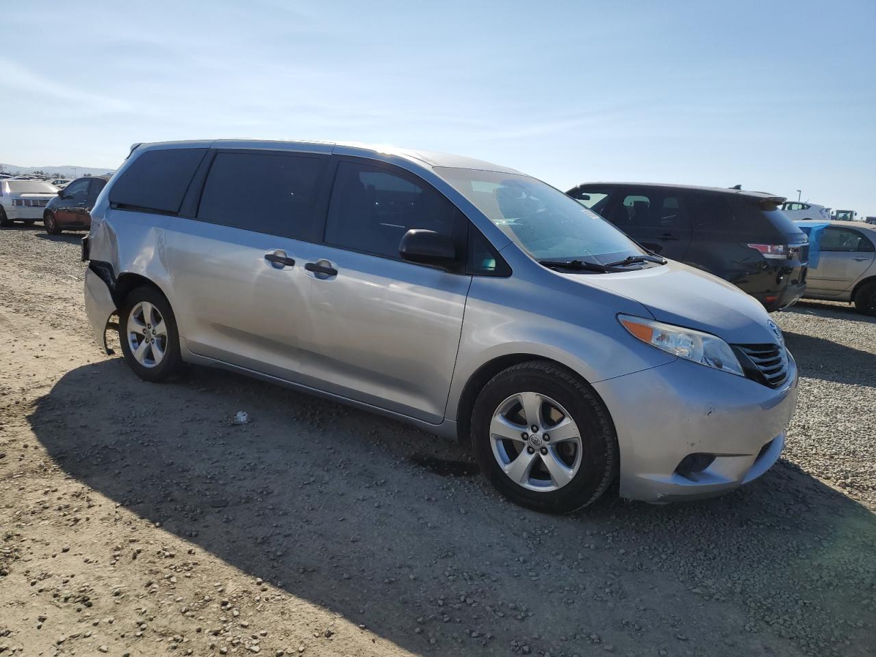 2015 TOYOTA SIENNA - Фото 4