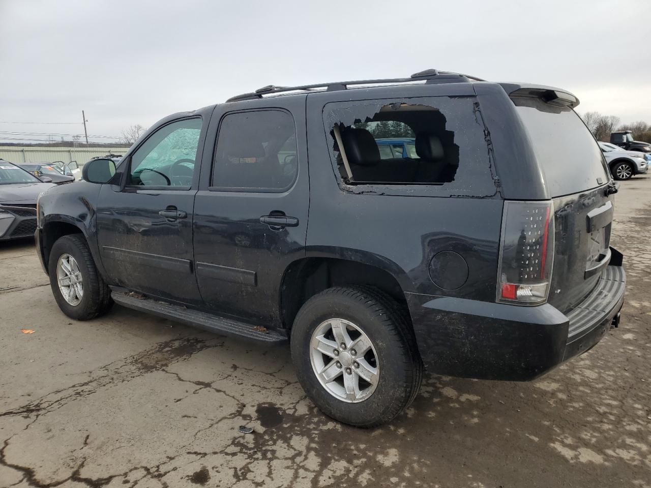 2012 GMC YUKON SLT - Фото 2