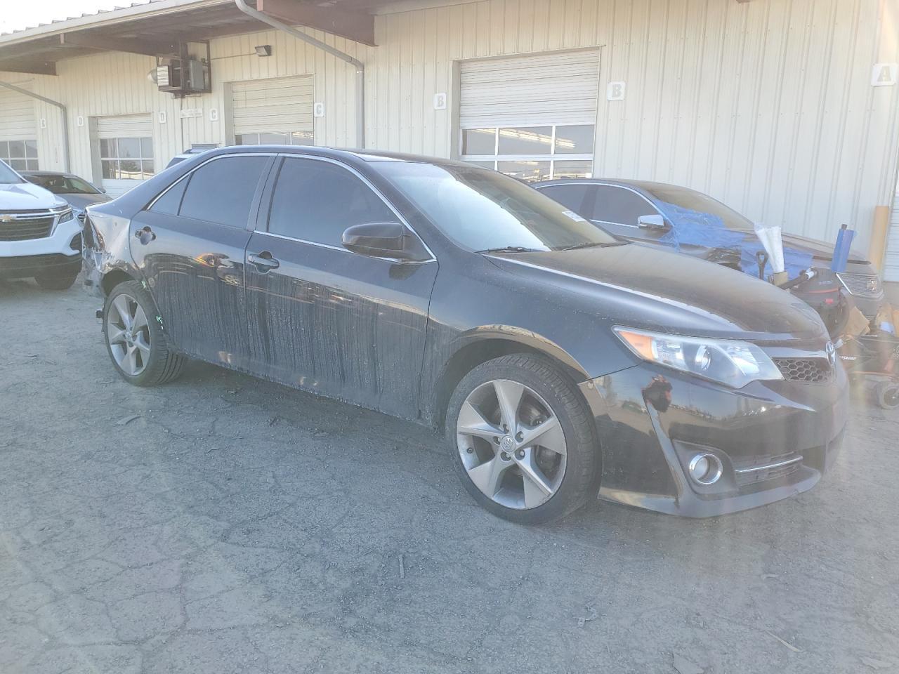 2014 TOYOTA CAMRY L - Image 4