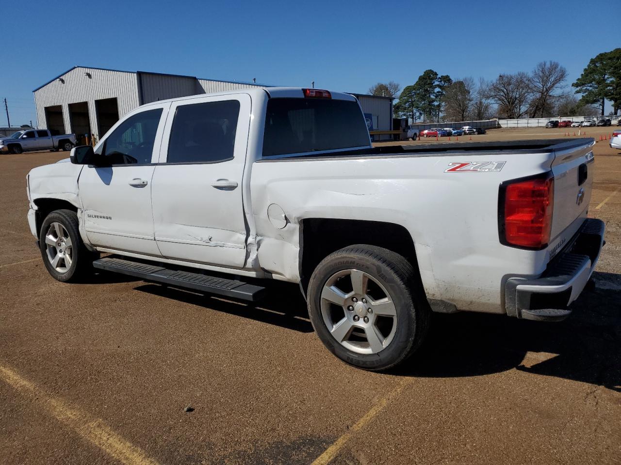 2017 CHEVROLET SILVERADO - Image 2