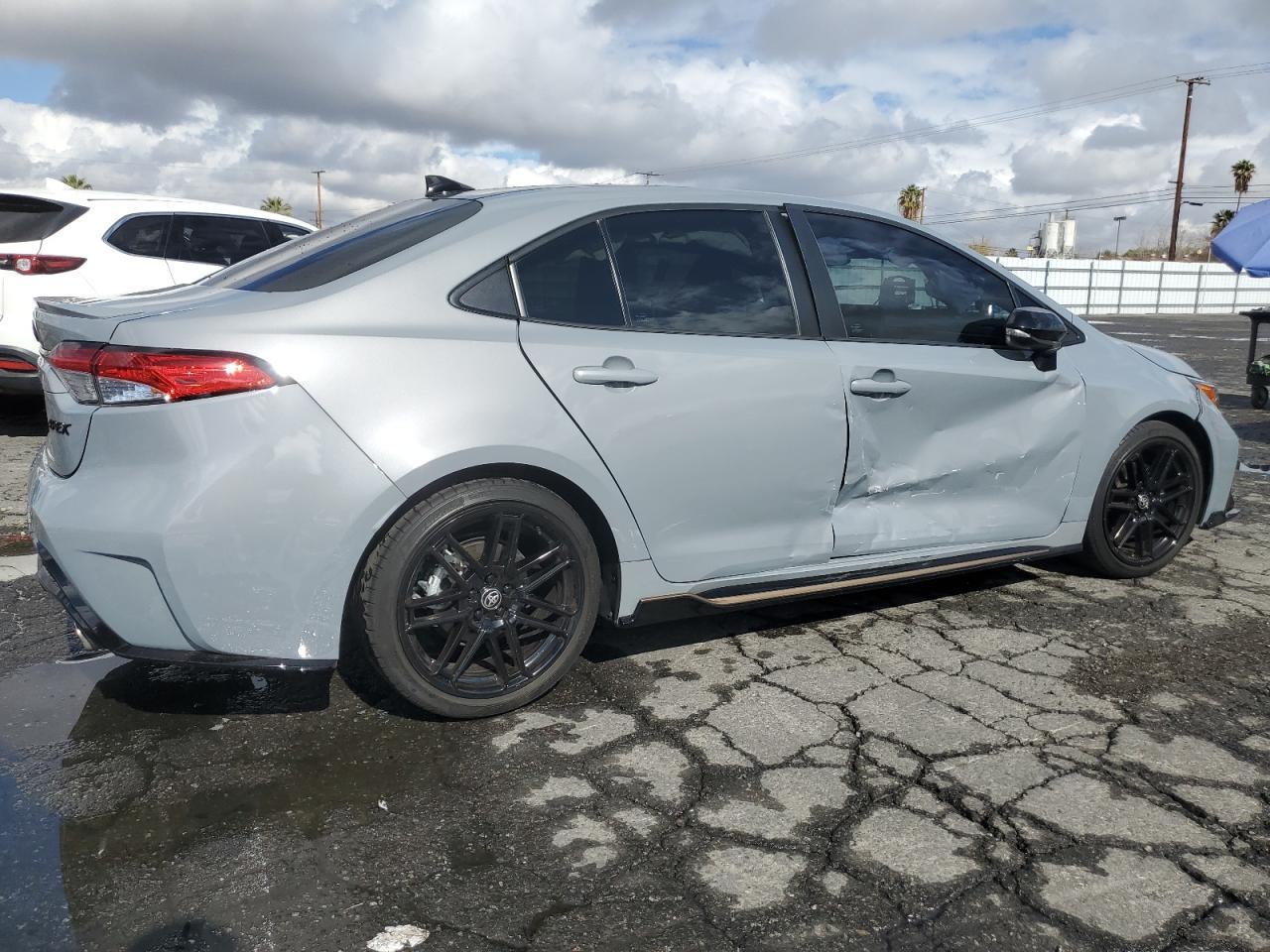 2022 TOYOTA COROLLA SE - Фото 3