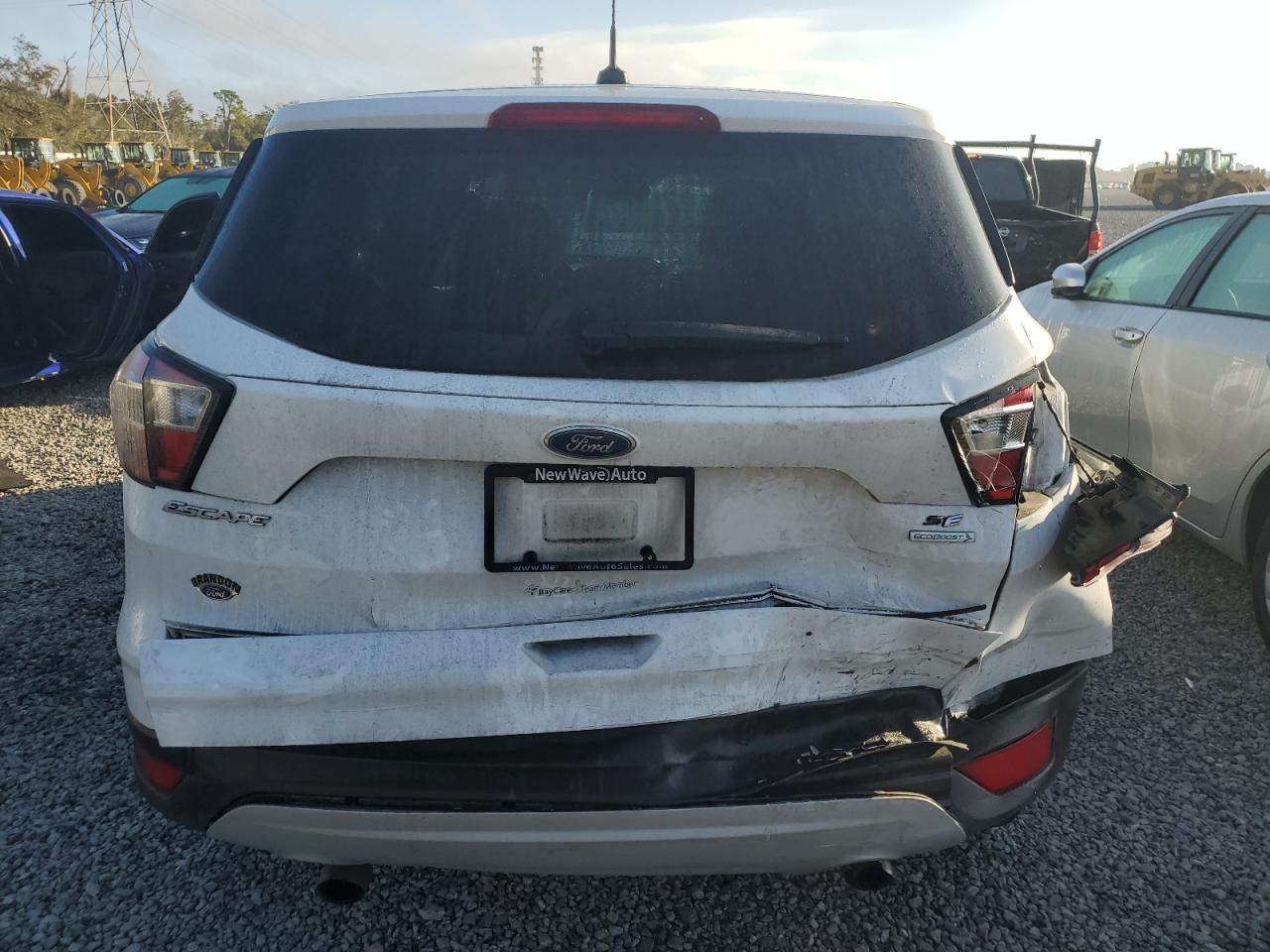 2017 FORD ESCAPE SE - Image 6