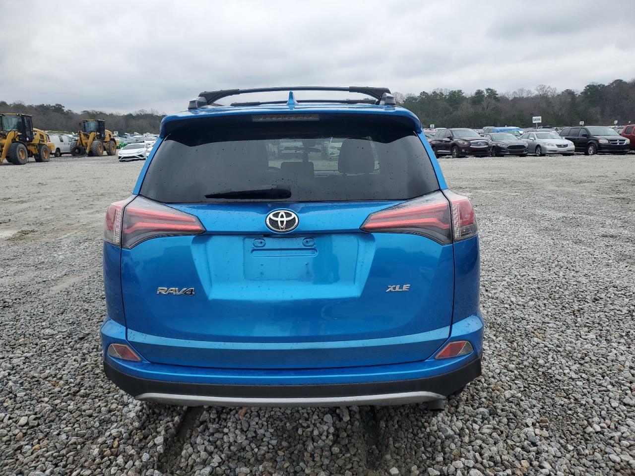 2017 TOYOTA RAV4 XLE - Image 6