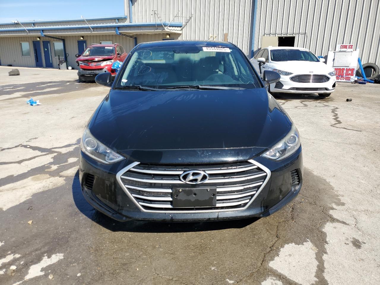 2017 HYUNDAI ELANTRA SE - Image 5