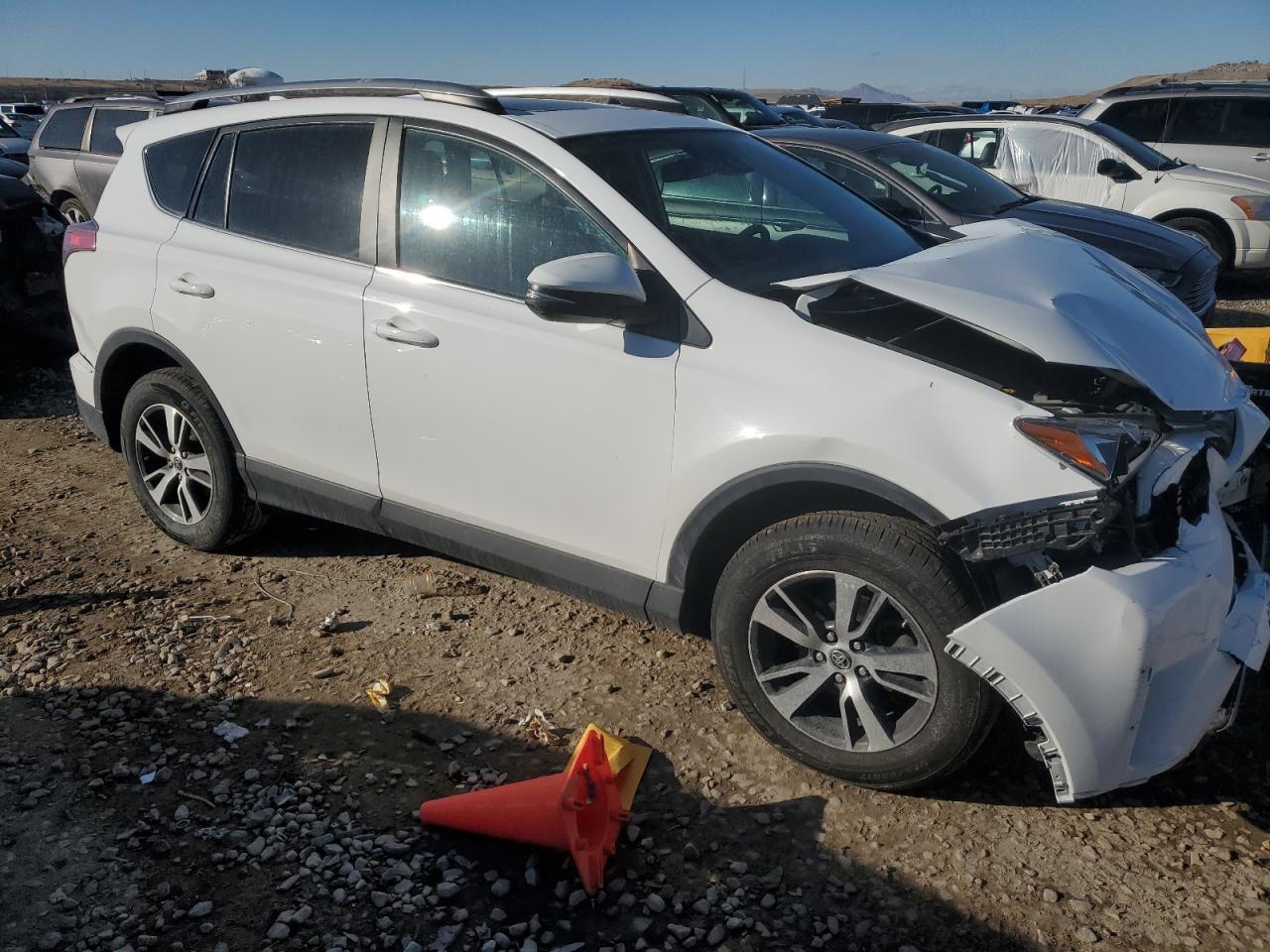 2017 TOYOTA RAV4 XLE - Image 4