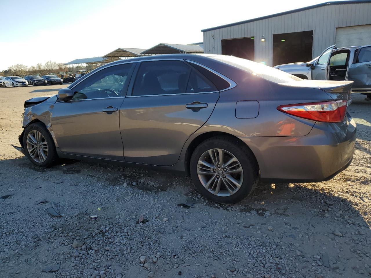 2017 TOYOTA CAMRY LE - Фото 2