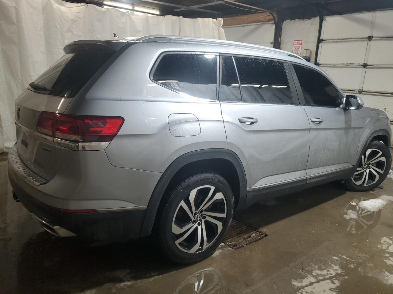 2022 VOLKSWAGEN ATLAS SEL - Image 3