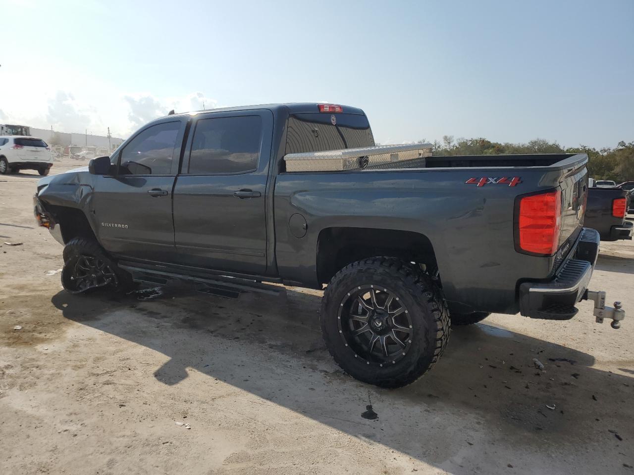 2018 CHEVROLET SILVERADO - Фото 2