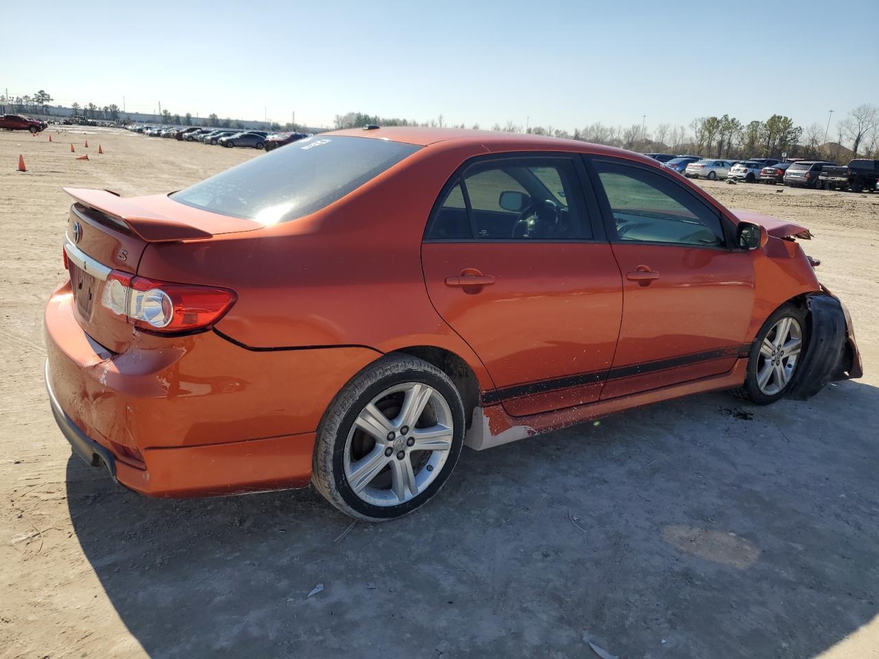 2013 TOYOTA COROLLA BA - Фото 3