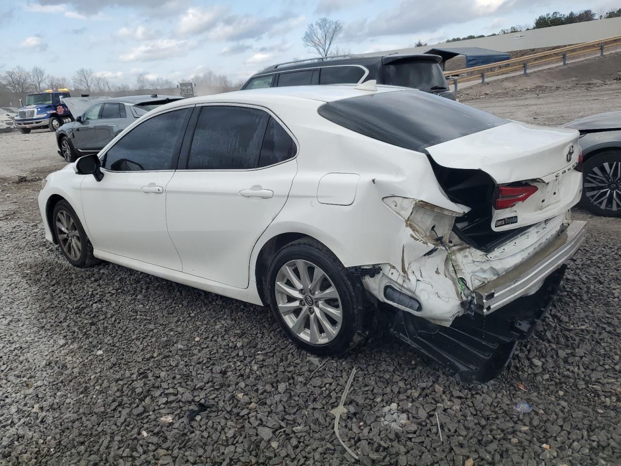 2019 TOYOTA CAMRY L - Фото 2