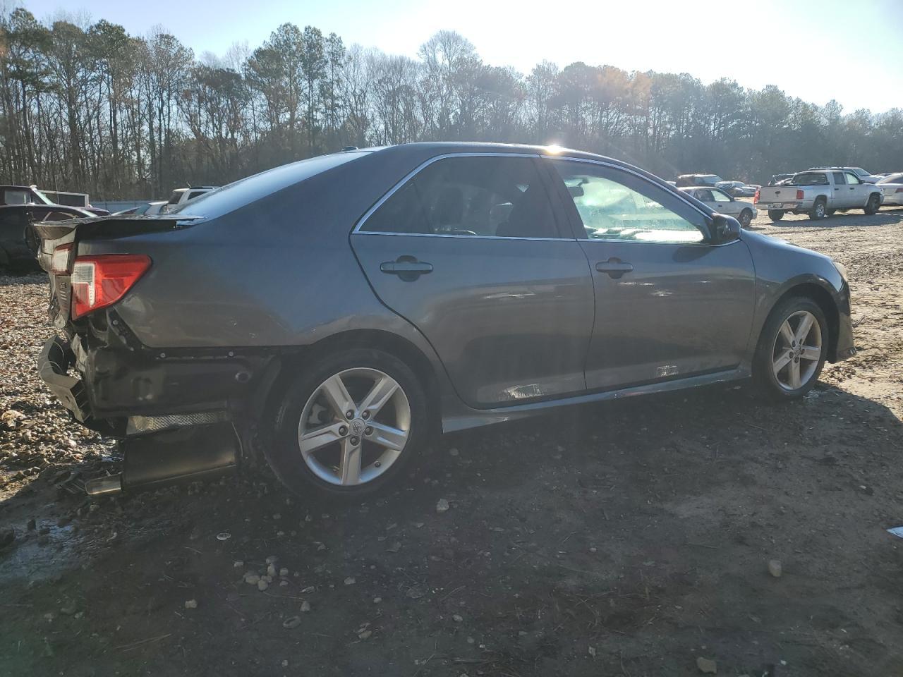 2014 TOYOTA CAMRY L - Image 3