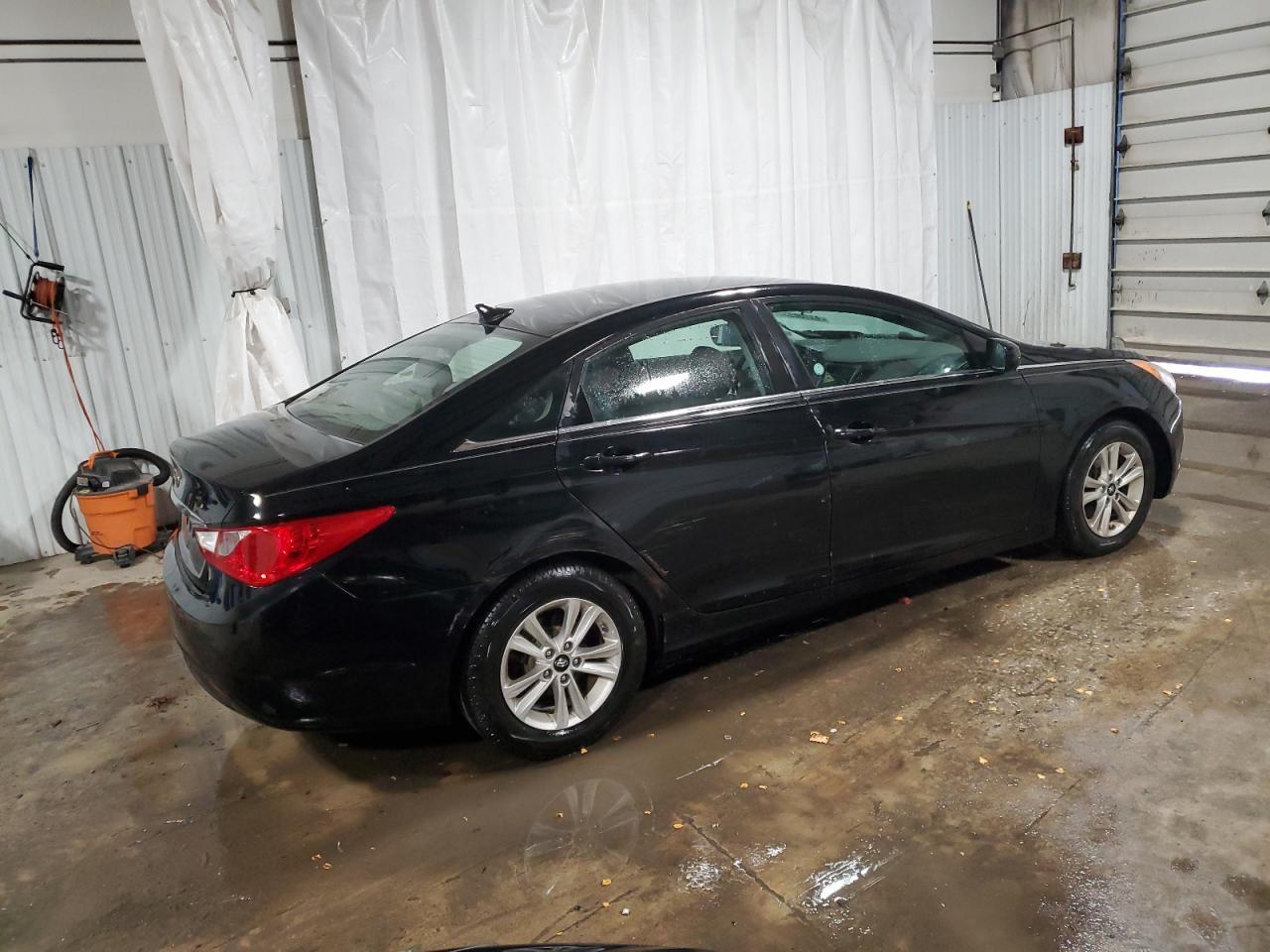 2011 HYUNDAI SONATA GLS - Image 3