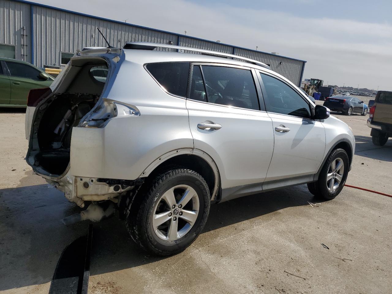 2015 TOYOTA RAV4 XLE - Image 3