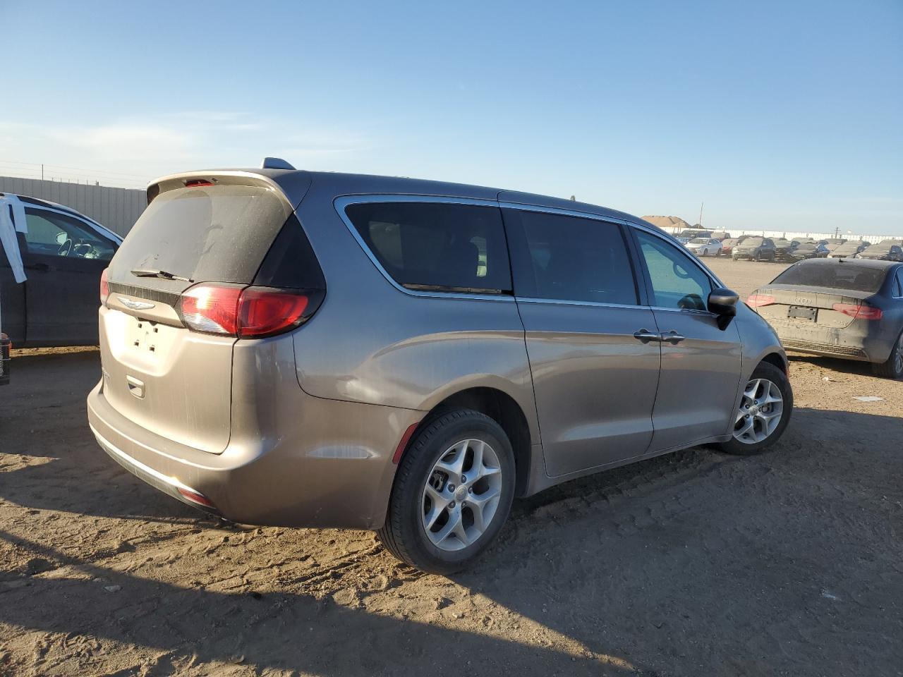 2017 CHRYSLER PACIFICA T - Фото 3