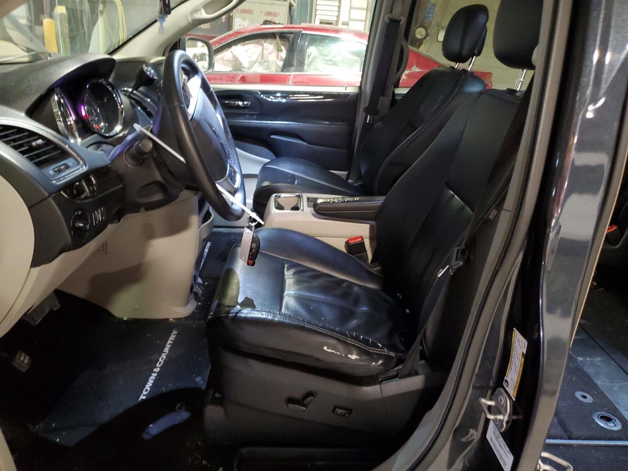 2014 CHRYSLER TOWN & COU - Image 7