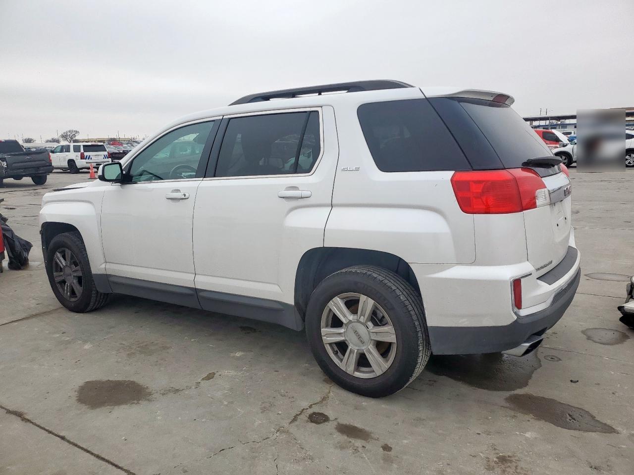 2016 GMC TERRAIN SL - Image 2