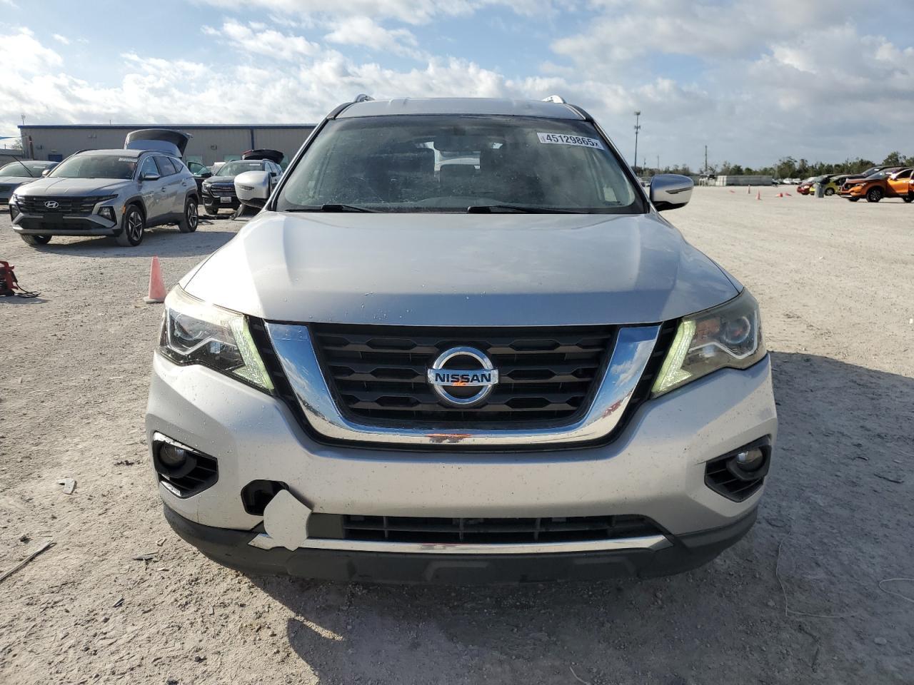 2017 NISSAN PATHFINDER - Image 5