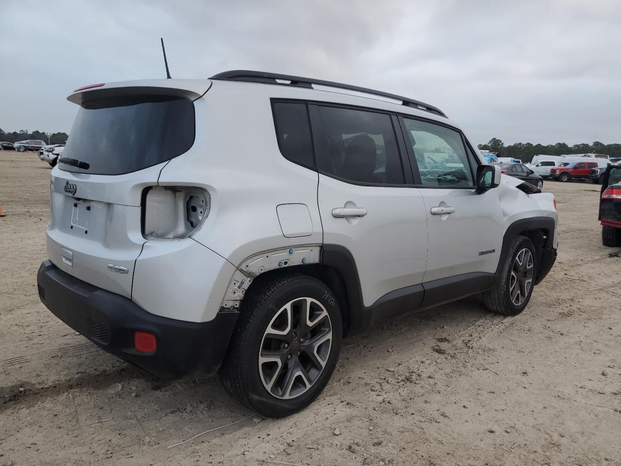 2018 JEEP RENEGADE L - Image 3