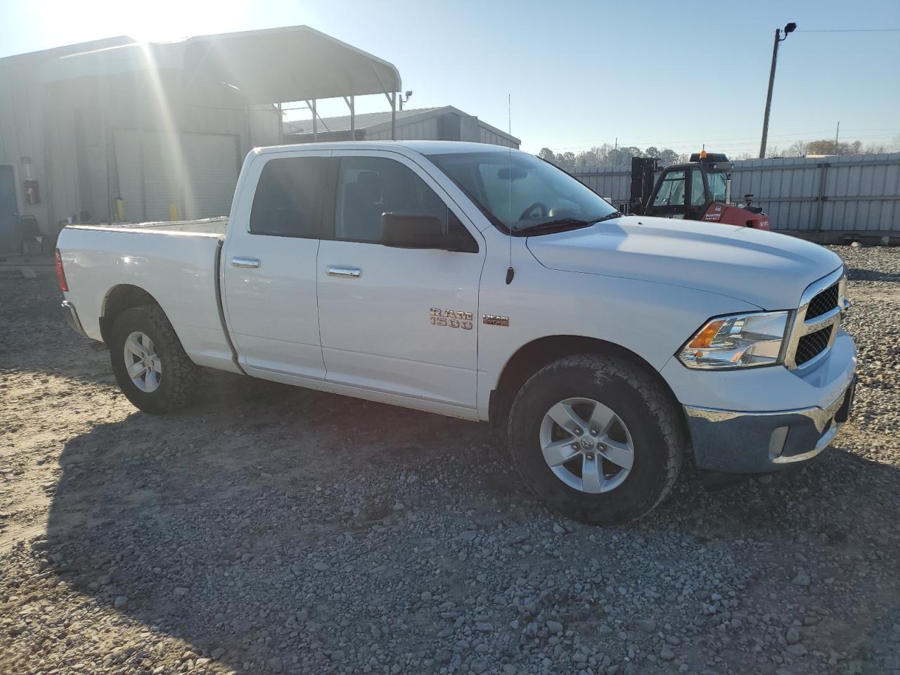 2017 RAM 1500 SLT - Image 4