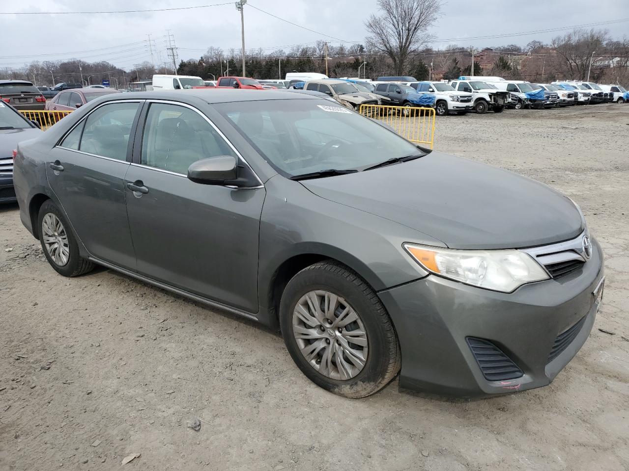 2014 TOYOTA CAMRY L - Image 4