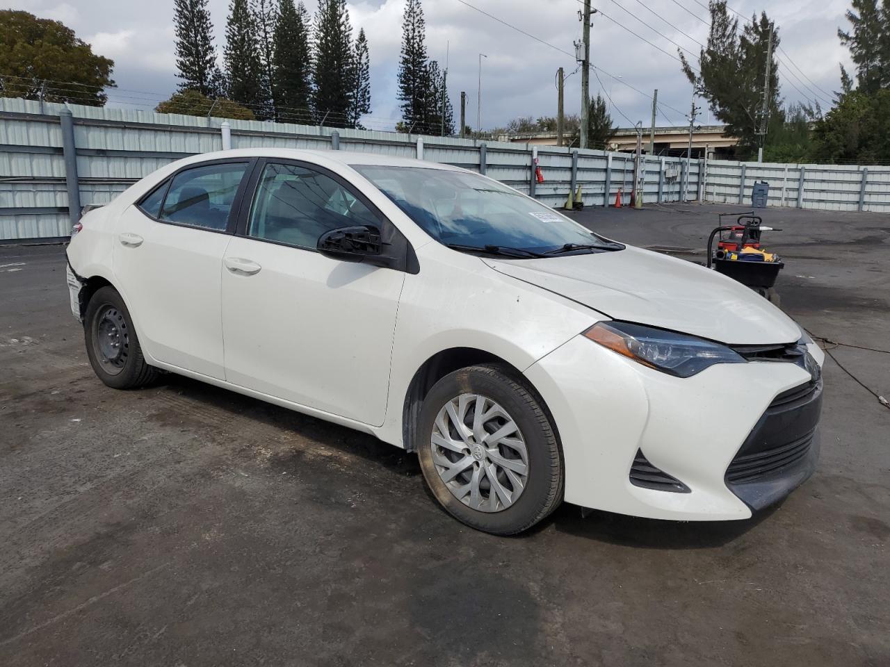 2018 TOYOTA COROLLA L - Image 4
