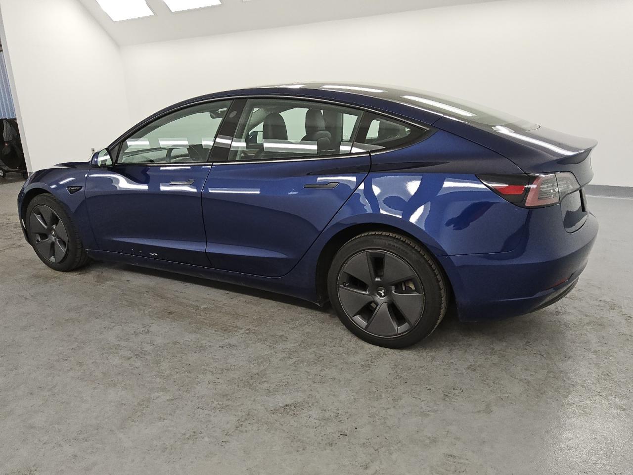 2023 TESLA MODEL 3 - Фото 2