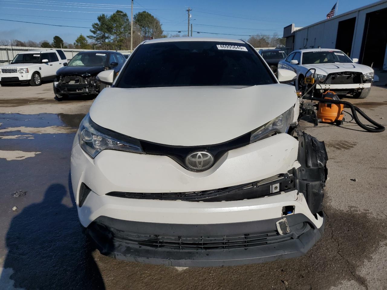 2018 TOYOTA C-HR XLE - Image 5