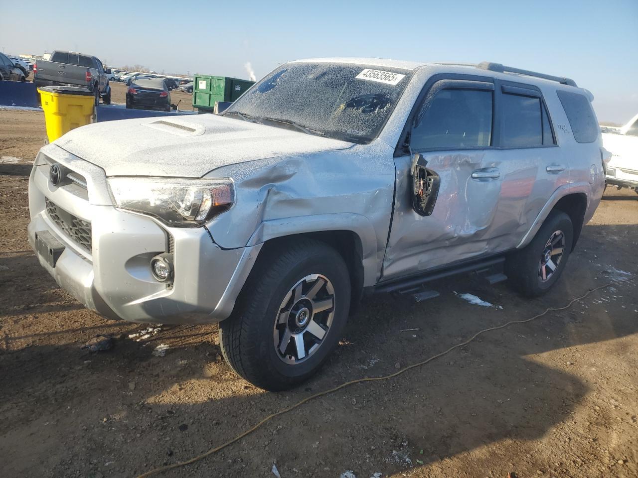 2022 TOYOTA 4RUNNER SR